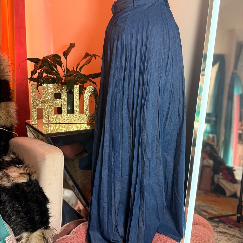 Elegant Blue Pleated Maxi Skirt w/ Pockets - Picture 7 of 7